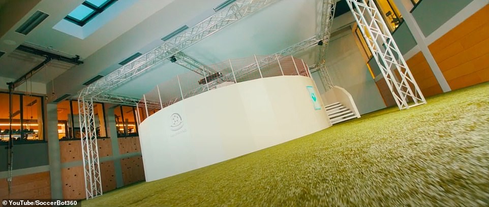 soccerbot3605.jpg