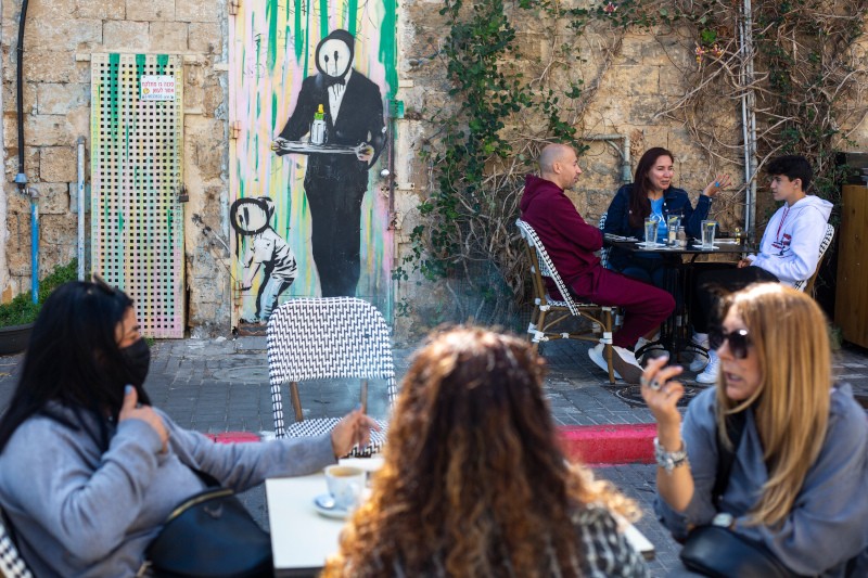 israel-caffeteria.jpg
