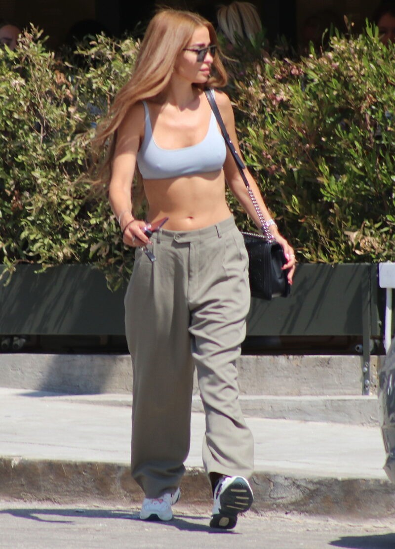 foureira1-800x1111.jpg