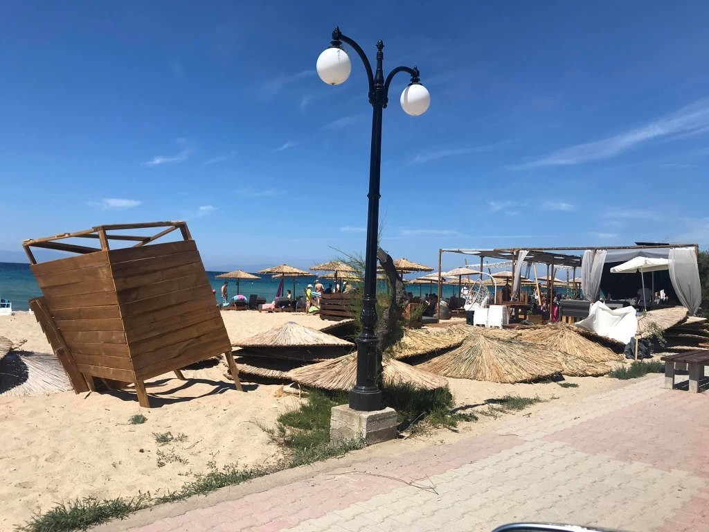 symvainei-twra-sti-xalkidiki-facebook-anemostrovilos-moudania4.jpg