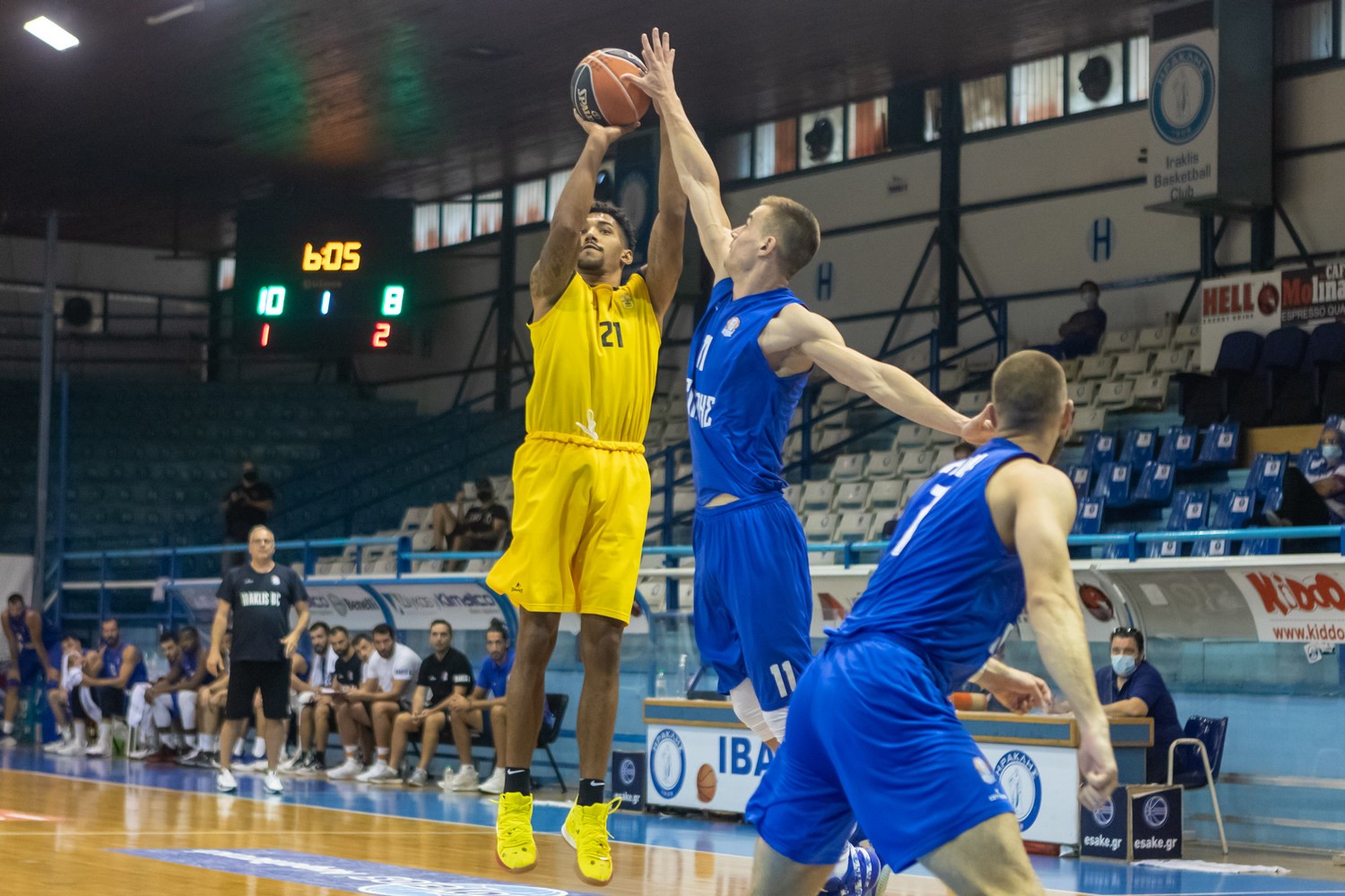 aris-iraklis-hanlan.jpg