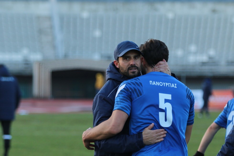 nuri-panourgias-7AZDy.jpg