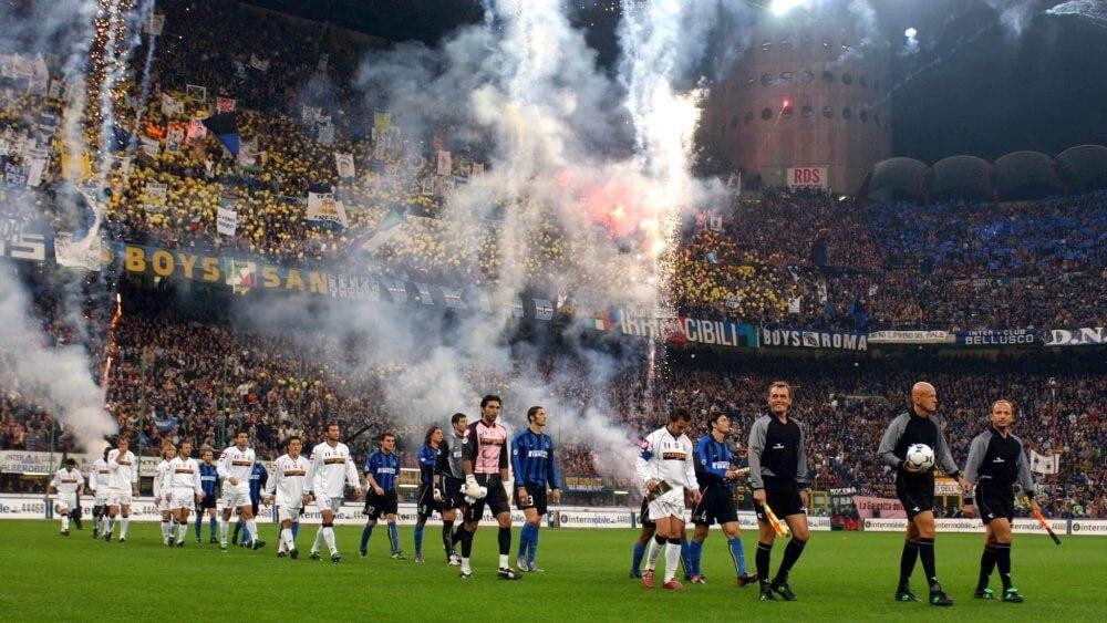 ghennisi-toy-derby-ditalia-kai-i-antipalotita-milanoy-kai-torino.jpg