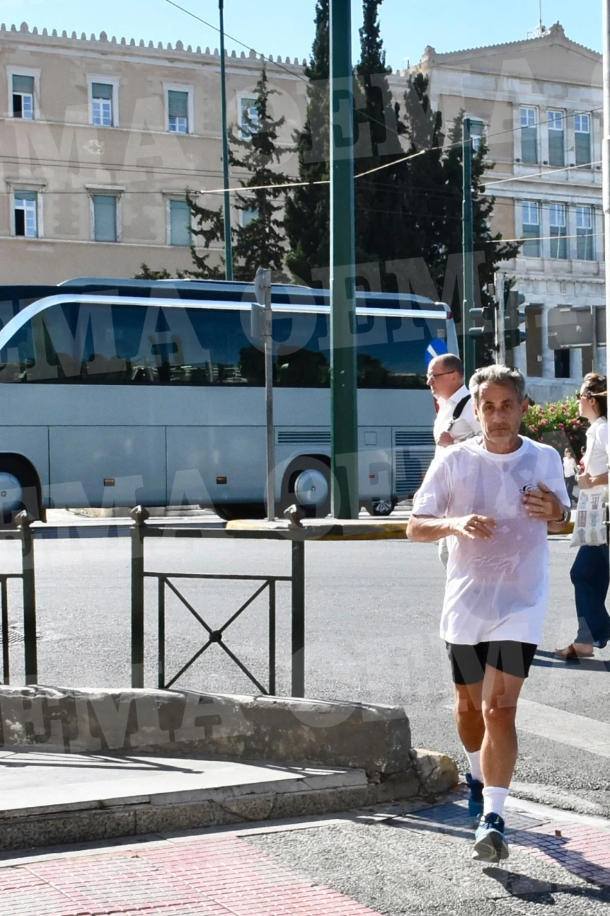 sarkozi-running-3.webp
