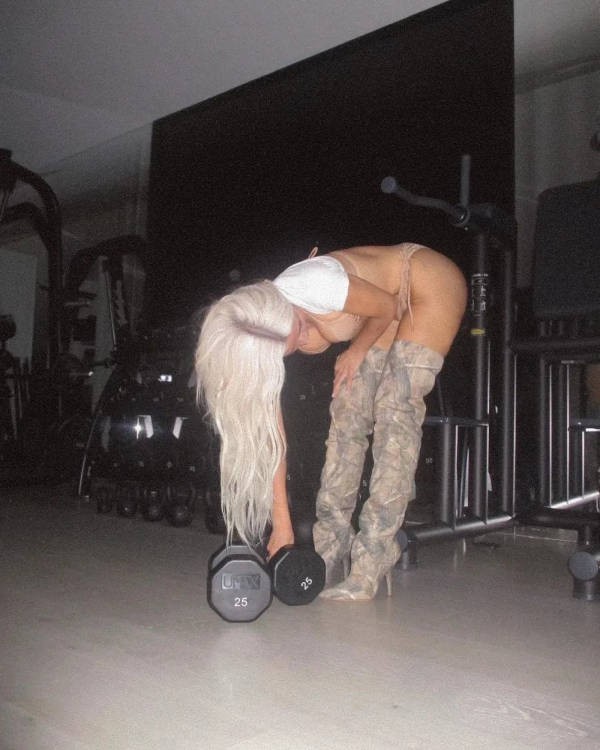kim-kardashian-gymnastirio-2.jpg