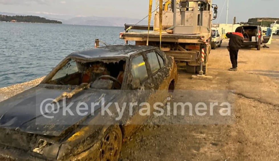 kerkyra-limani-autokinito.jpg