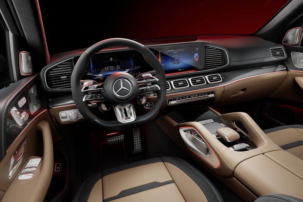 2024-mercedes-amg-gls63-105-642c2393b0301.jpg