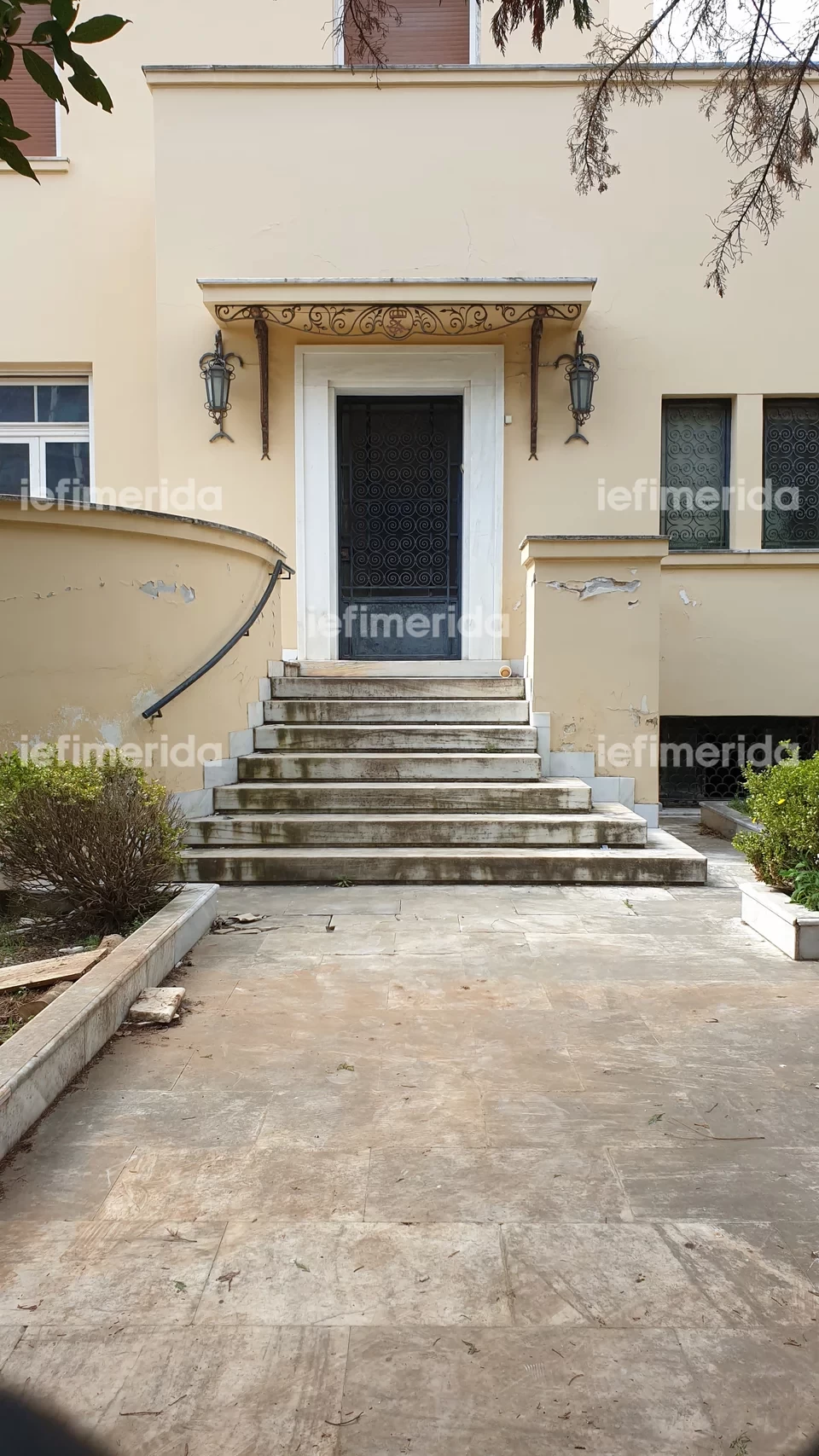 iefimerida-proin-arxiepiskopiki-katoikia-psixiko-5jpg.webp