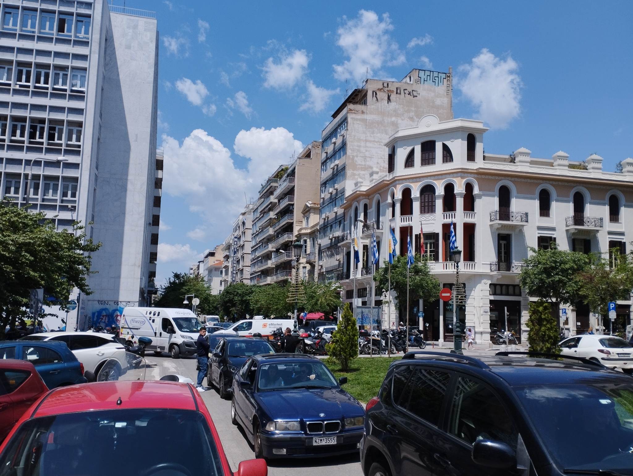 tounel-katapinei-autokinita-2-j2dkH.jpg