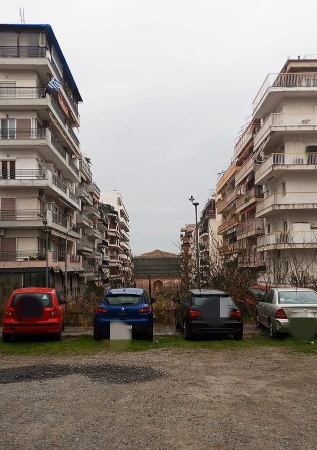 oikopedo2-nikiforidis-parking-grtimes-eidiseis.jpg