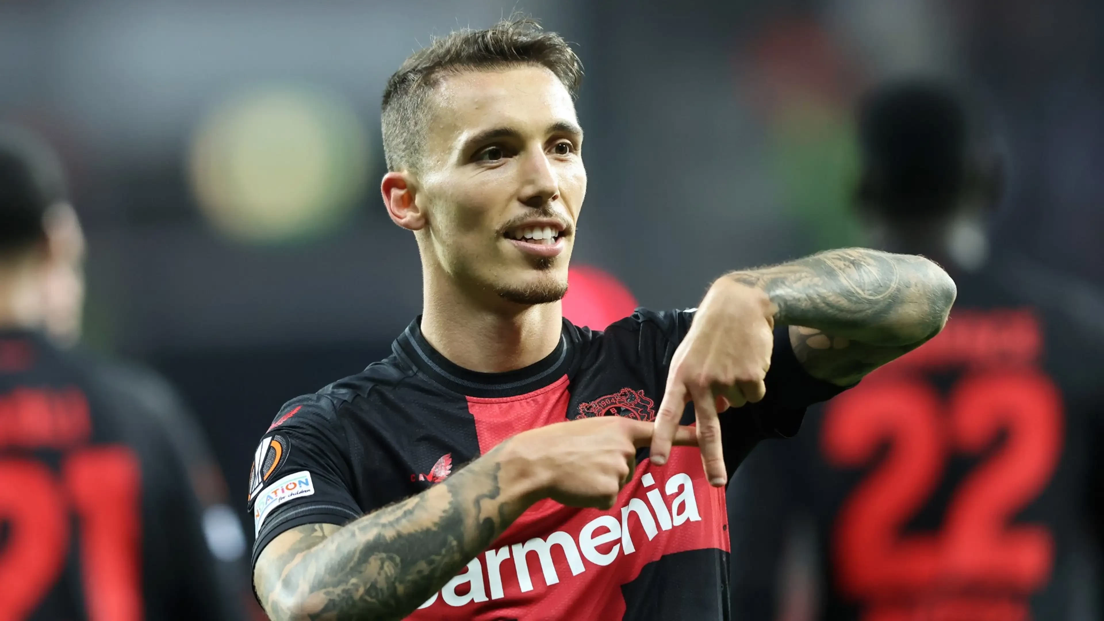 grimaldo-leverkusen.jpg