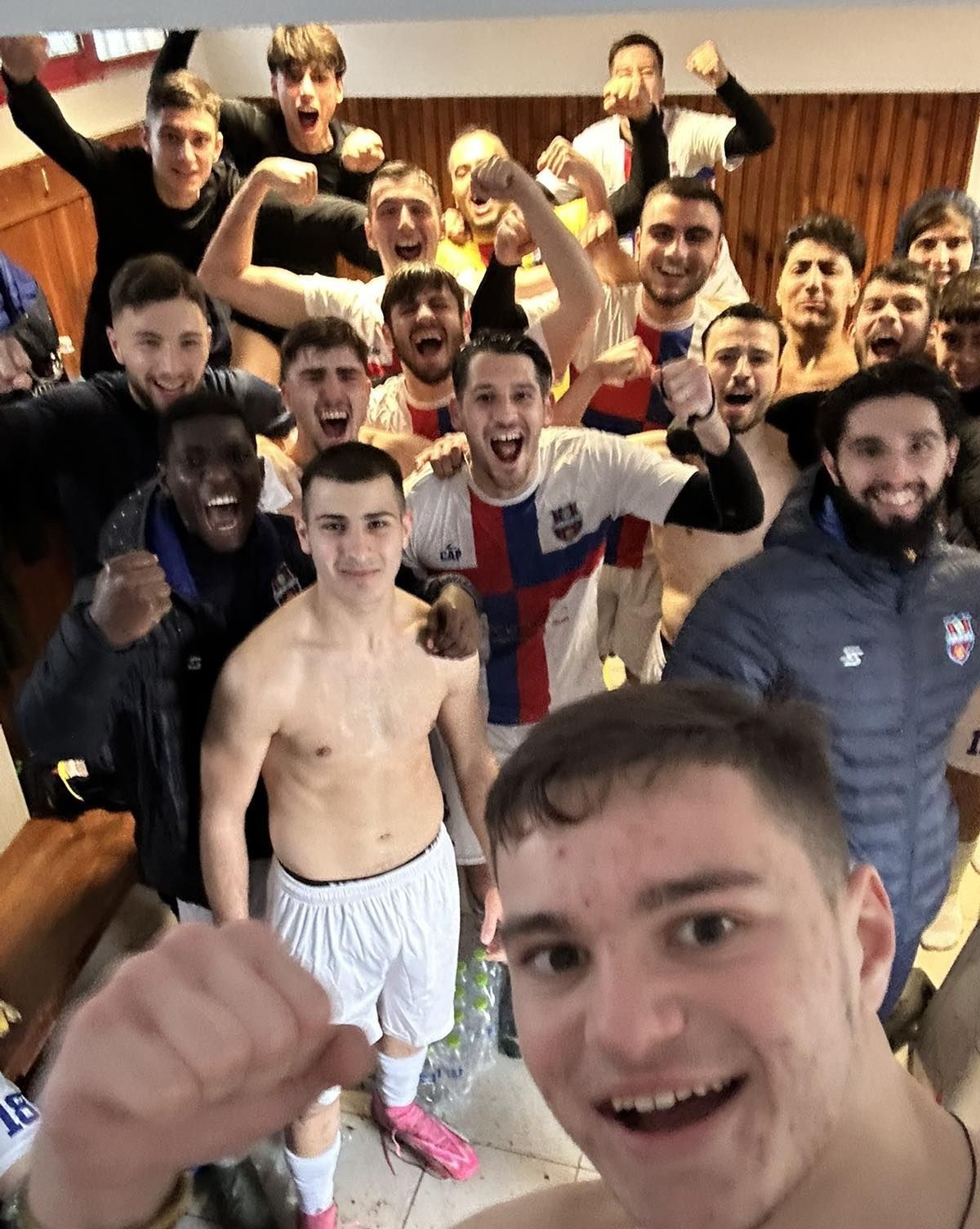6-2twGI.jpg