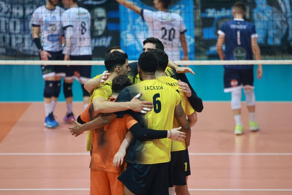 aris-volley.jpg