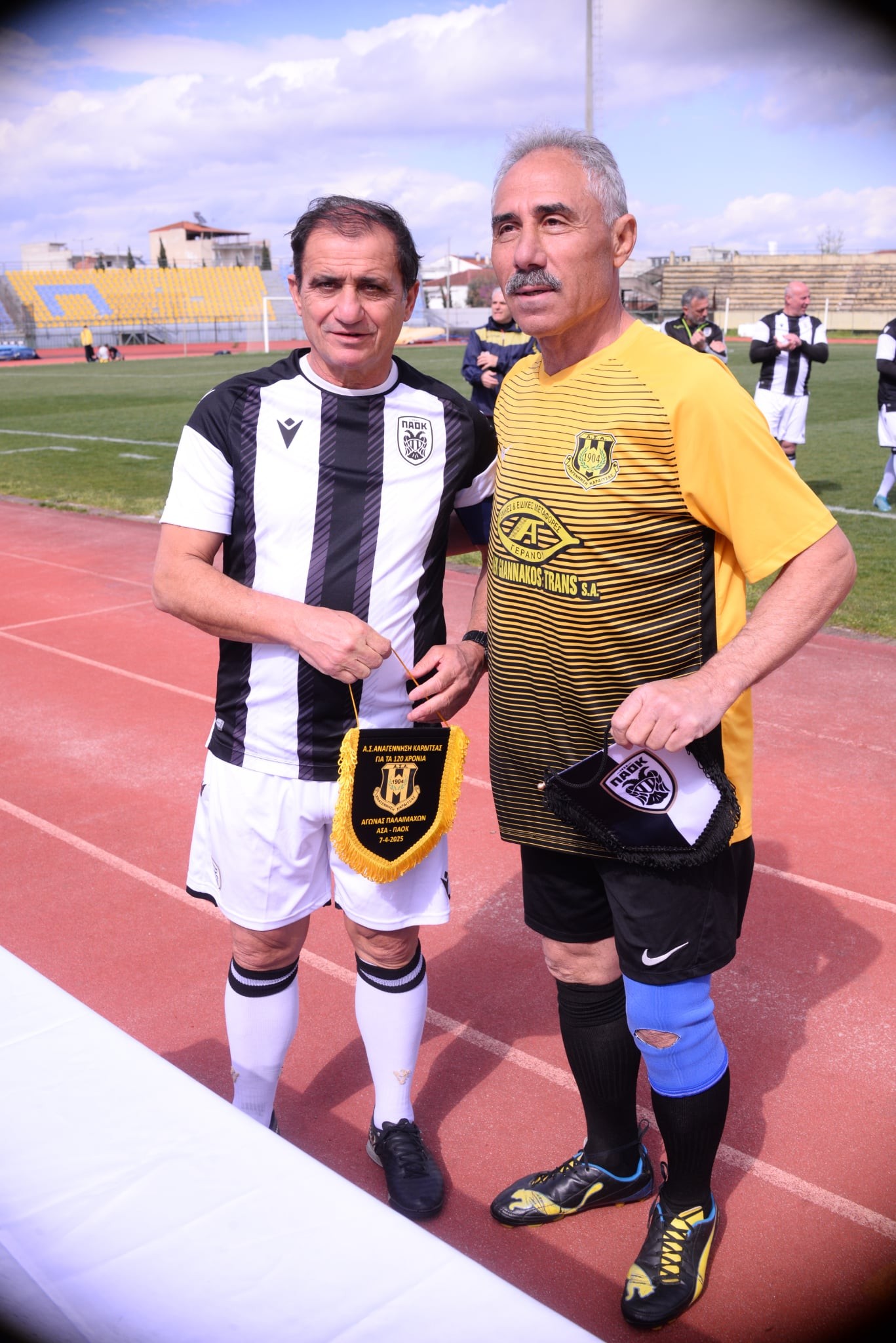 16-f3mFY.jpg