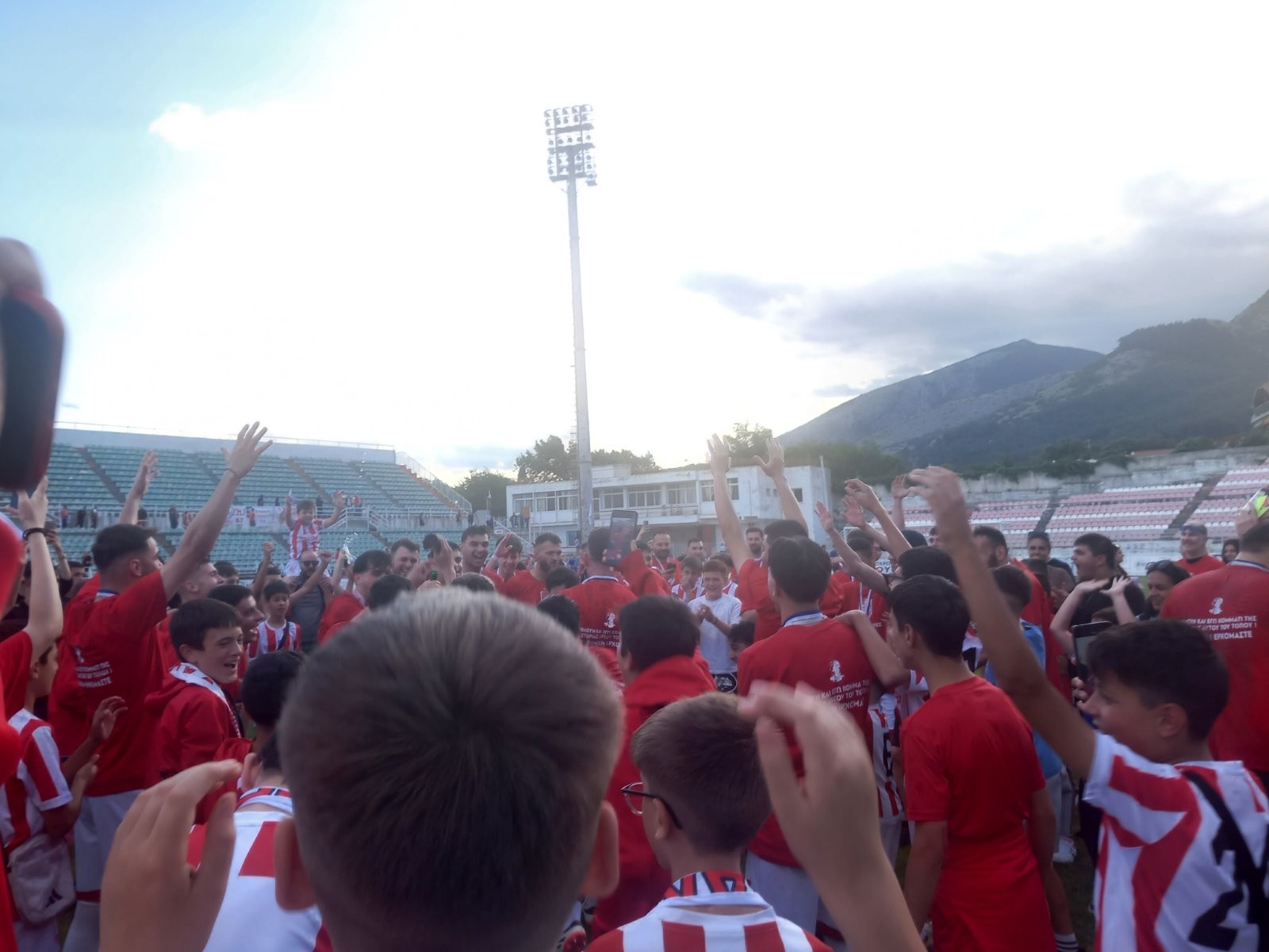 11-9AkhU.jpg